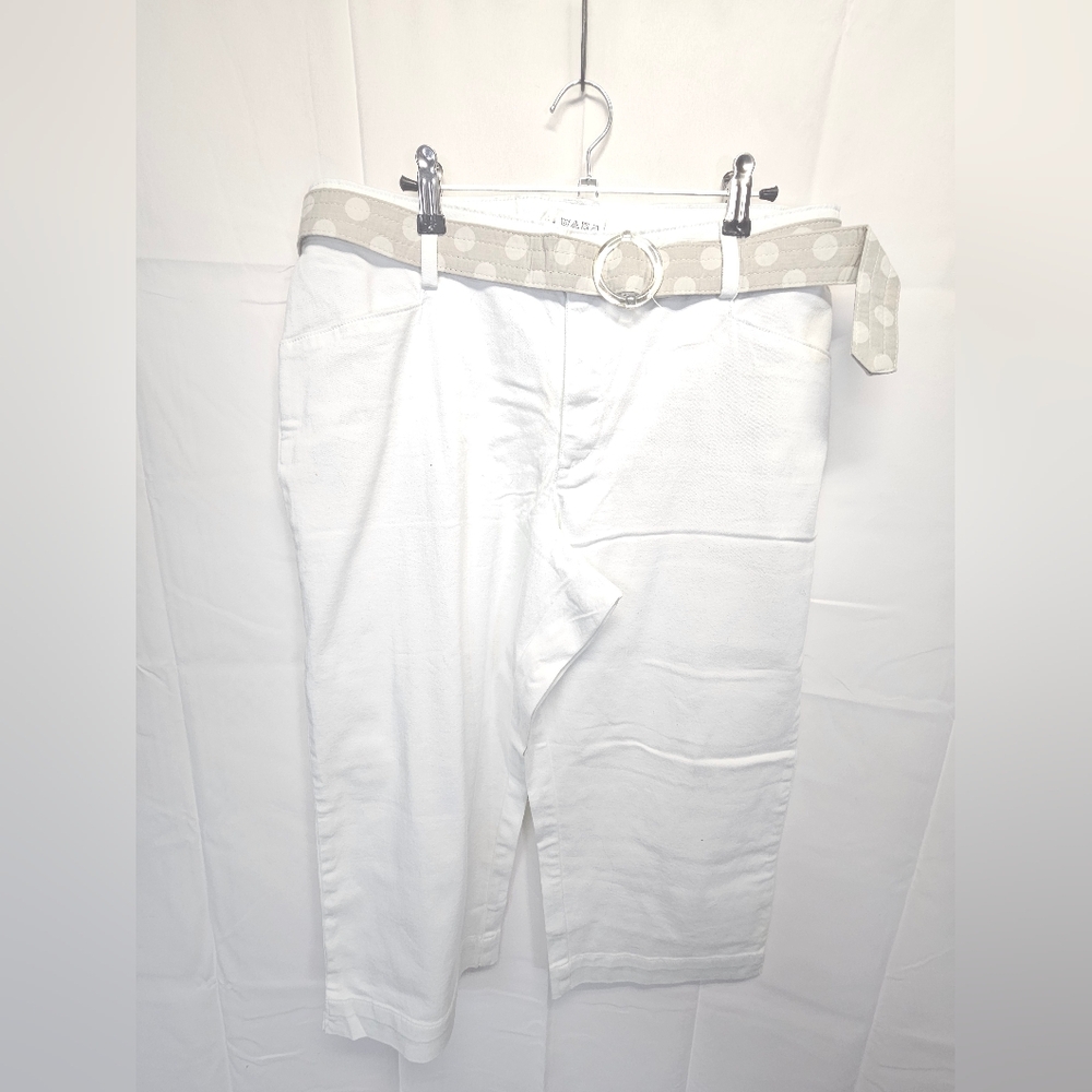 Lee White Denim Capris with Polka Dot Detail Belt NWOT